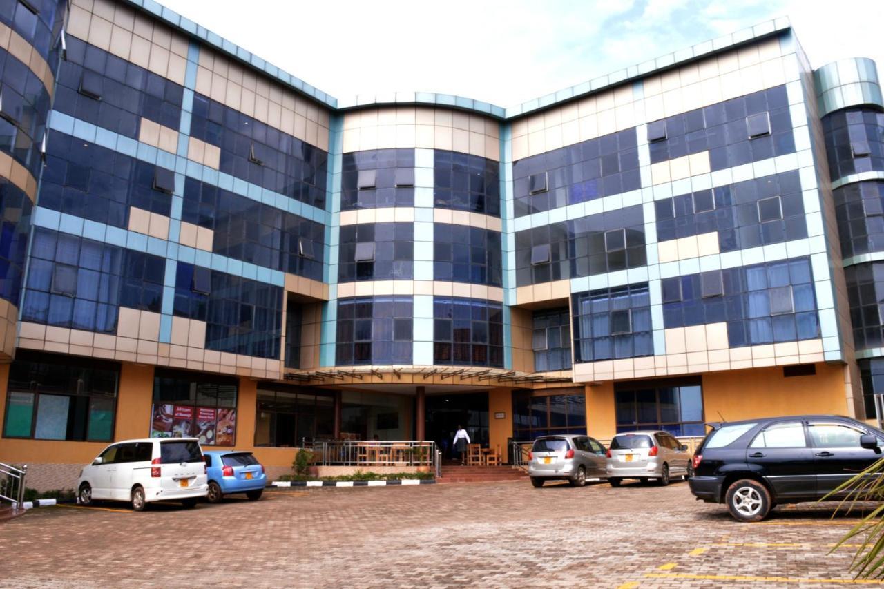 Okla Extreme Hotel Kampala Dış mekan fotoğraf